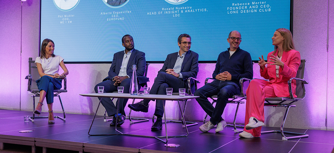 5 Speakers on stage 